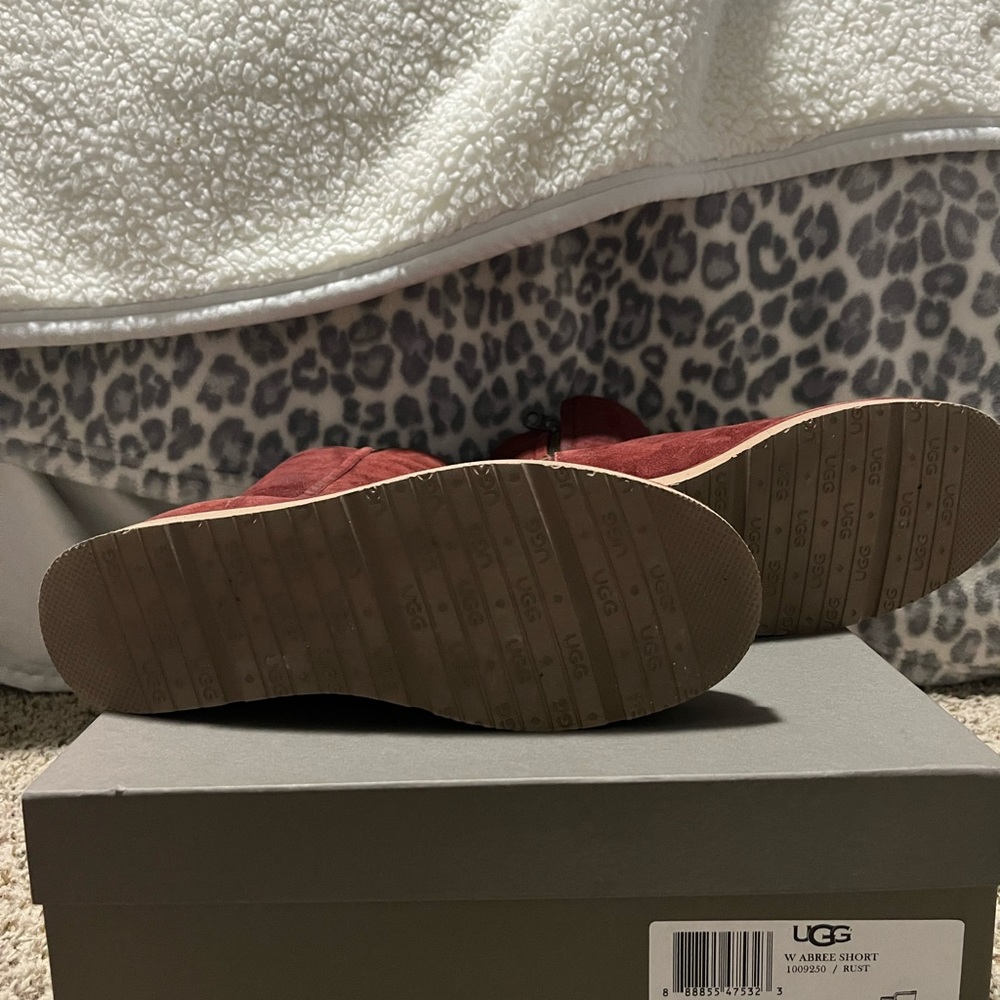 womens ugg abree short boot. brand new.